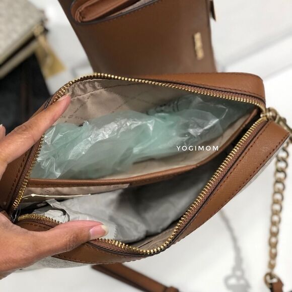 BUNDLE MICHAEL KORS Jet Set Large Vanilla MK Logo East West Xbody Phone Wallet - Picture 5 of 15